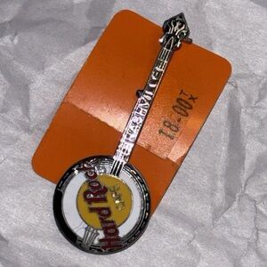 Hard Rock Cafe Nashville Logo Bango Guitar Pin